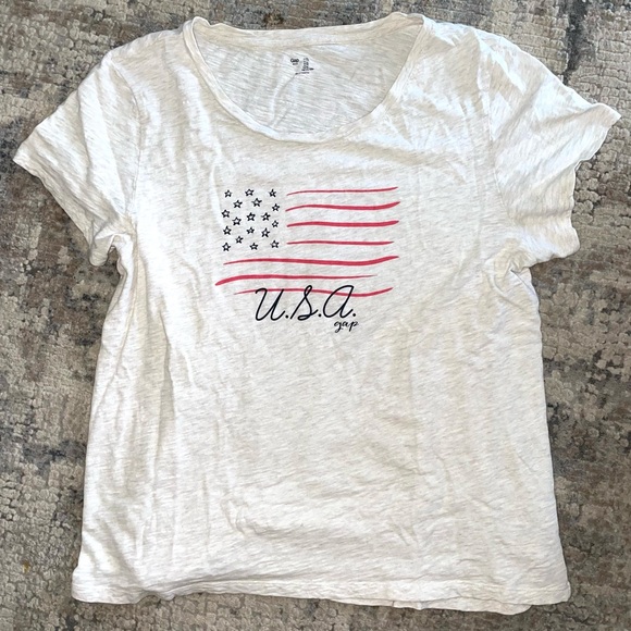 GAP Tops - GAP Women's White USA Graphic Tee size XL